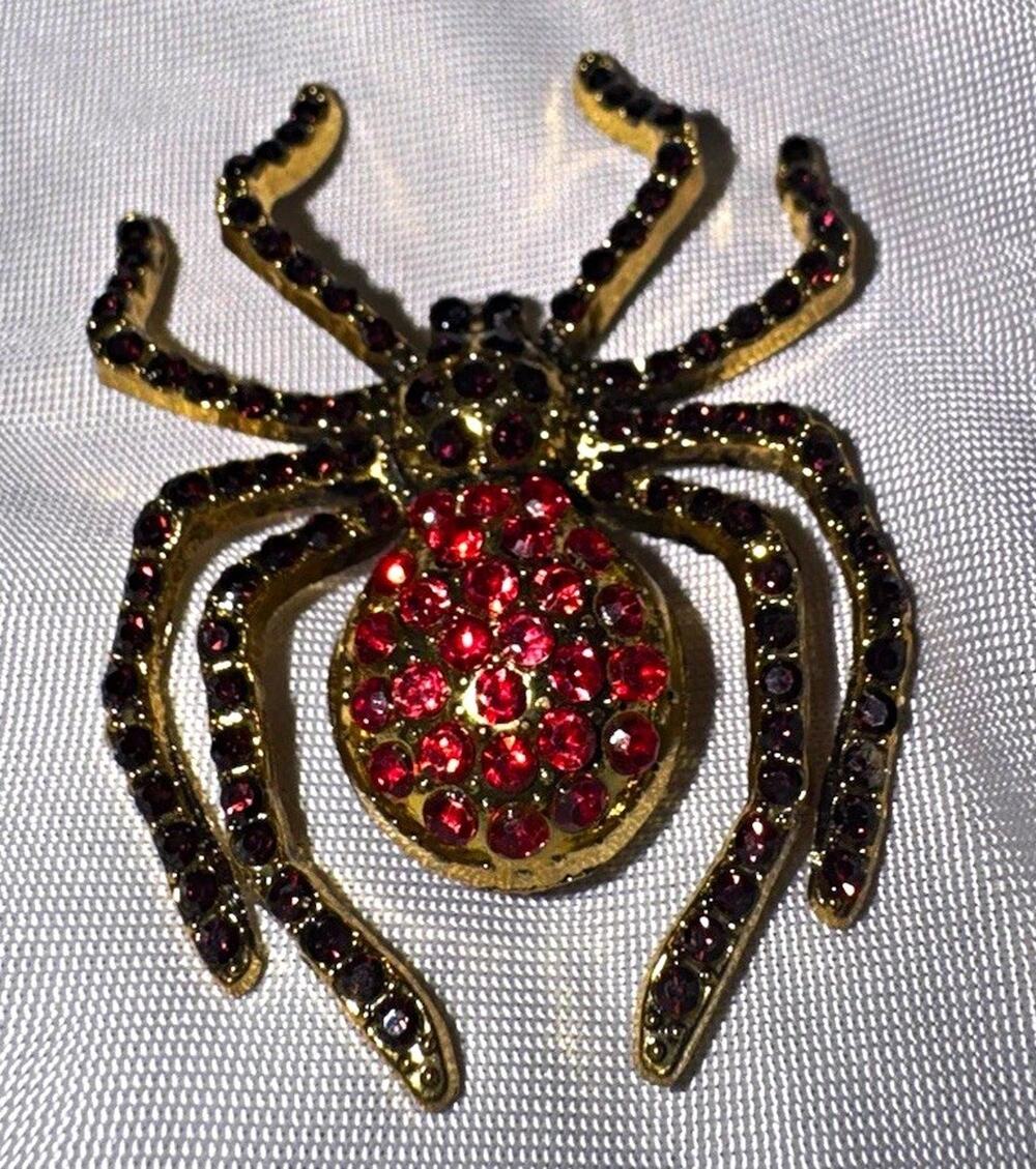 Spider Brooch Red Burgundy Rhinestone Gold Tone Halloween Gothic Jewelry Pin